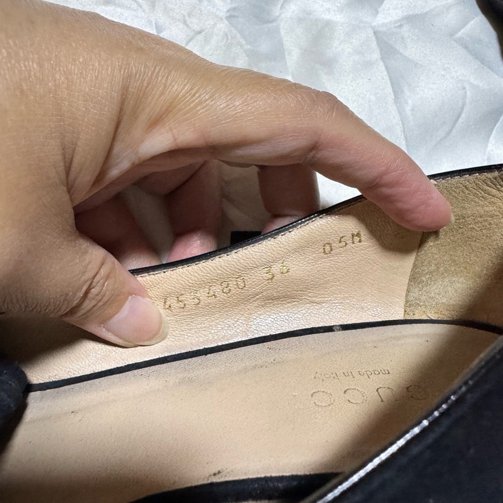 Gucci Women's Black Suede Fringe Loafers with Gold GG Hardware Size 6 - Picture 9 of 16